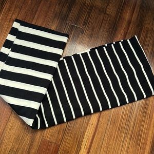 Infinity scarf- black & white